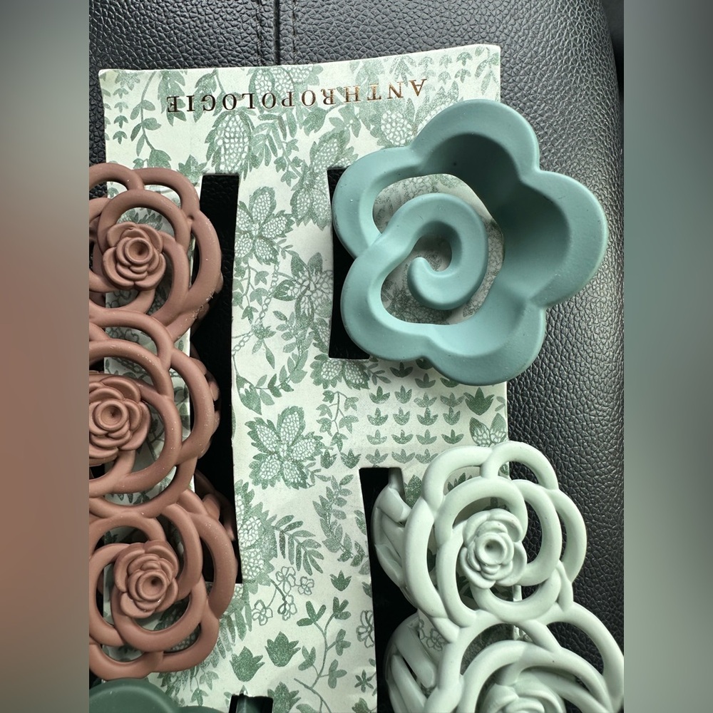 New- Anthropologie Floral Hair Clips - Picture 4 of 5